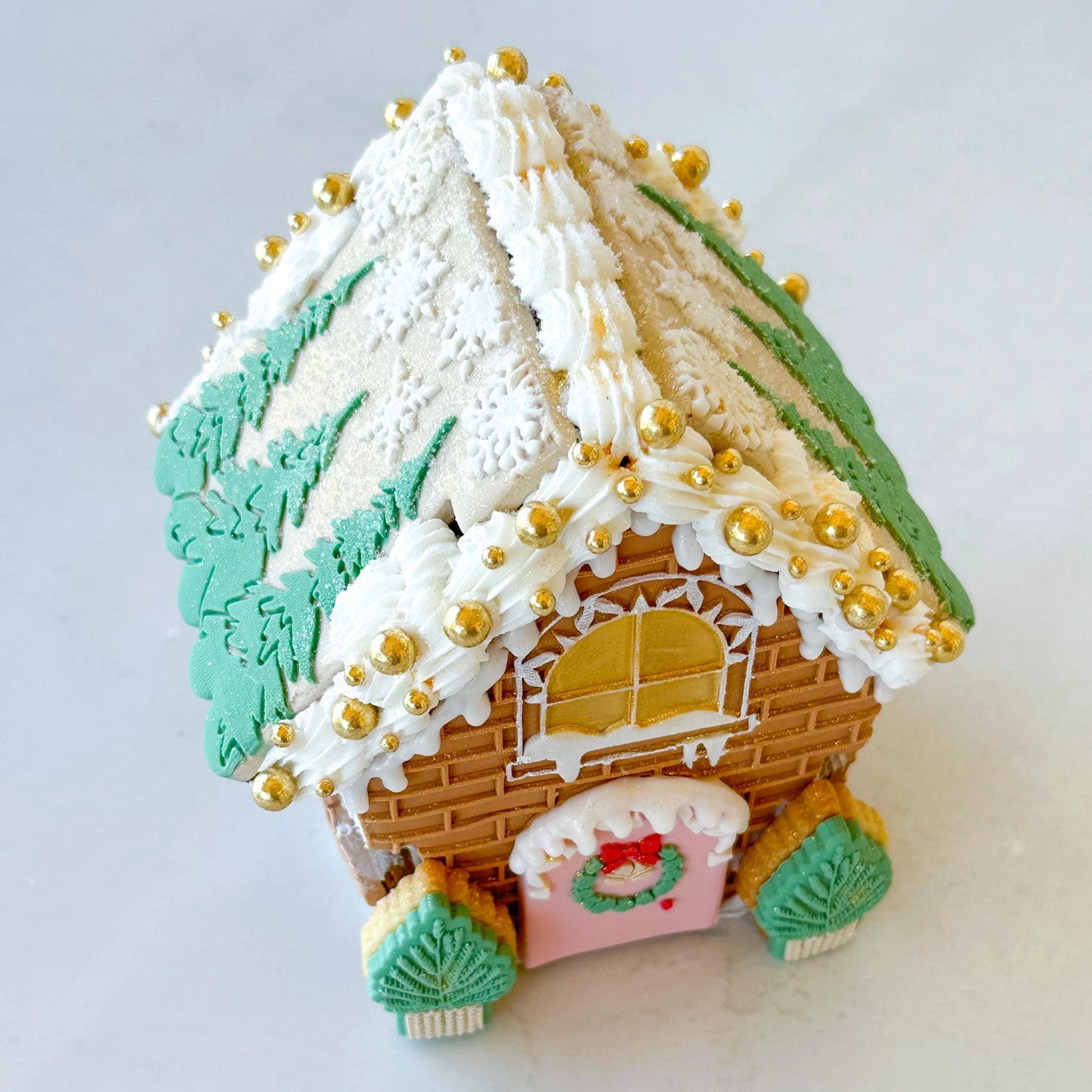 Cutter Whimsical Interlocking Gingerbread House Set