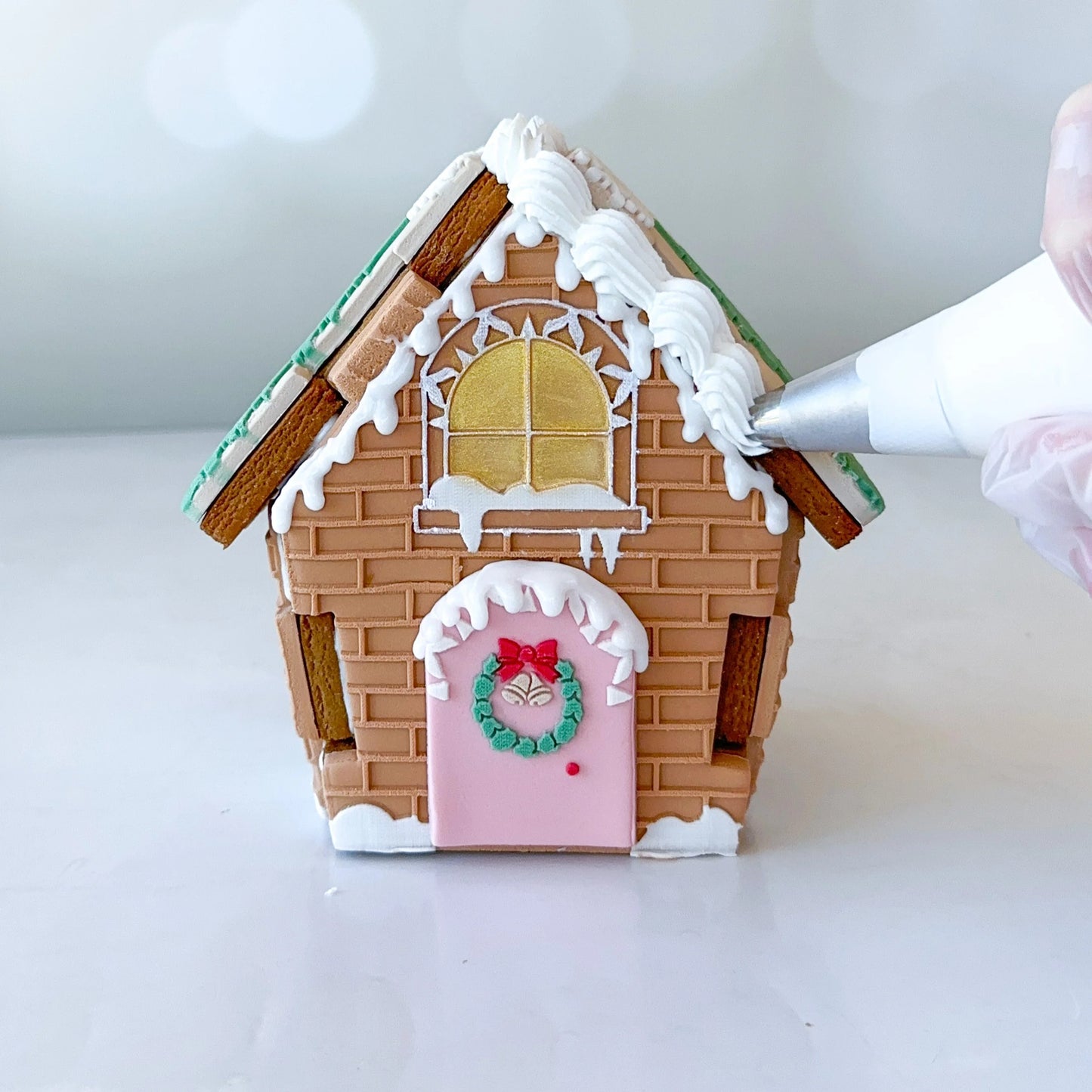 Cutter Whimsical Interlocking Gingerbread House Set