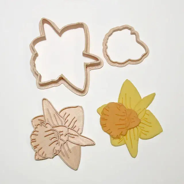 Daffodil Cutter & Embosser Set (Little Biskut)