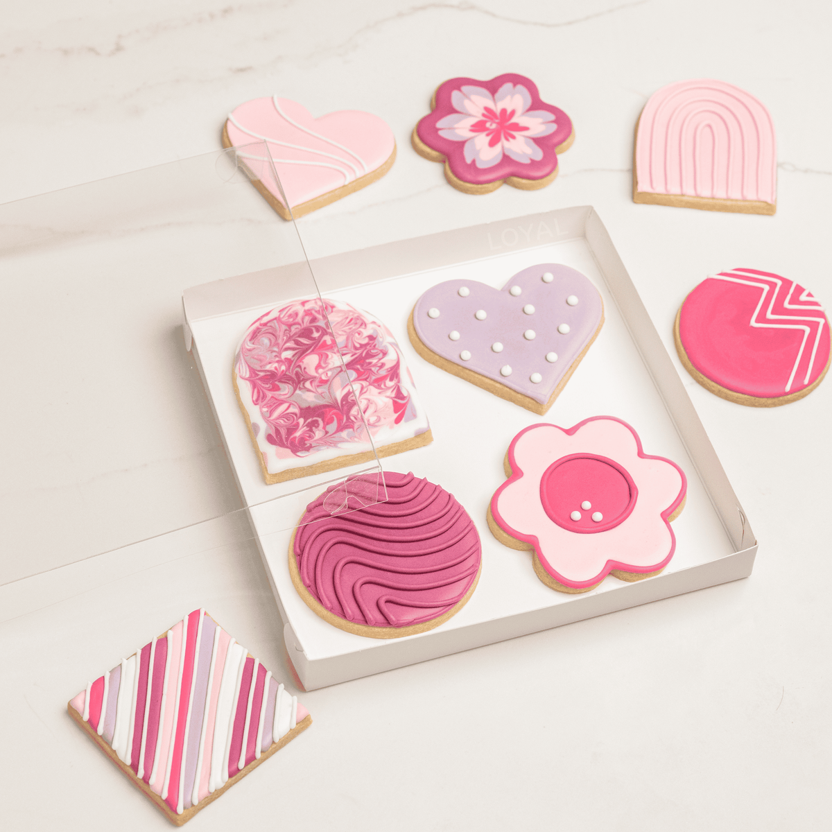 LOYAL Cookie Box Clear Lid 20cm x 20cm x 2.5cm – view 2