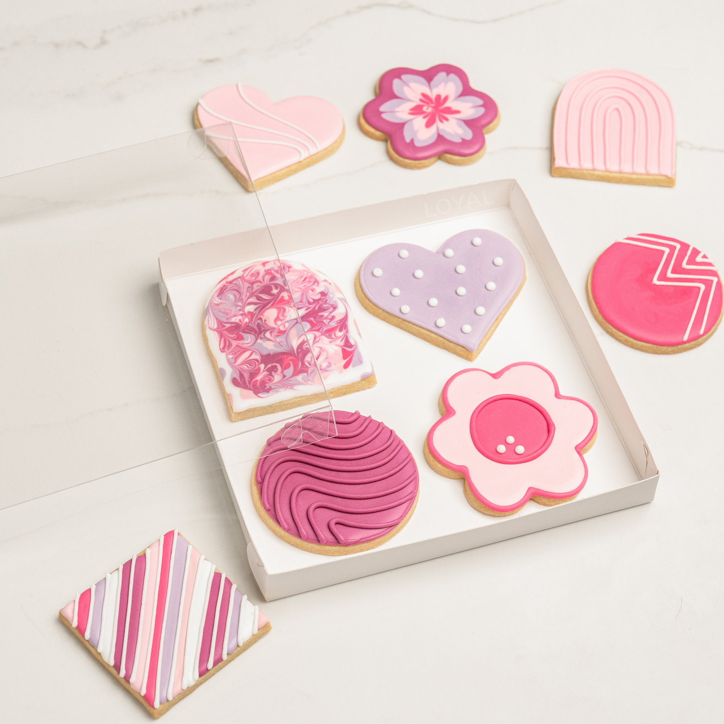 Cookie Box Clear Lid Loyal 20cm x 20cm x 2.5cm