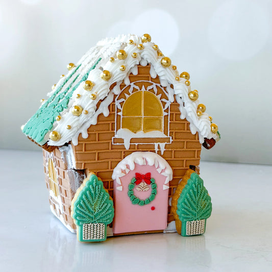 Cutter Whimsical Interlocking Gingerbread House Set