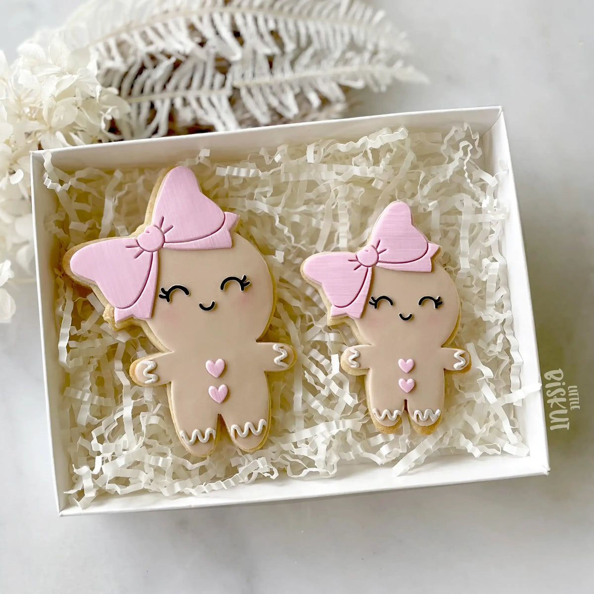 Gingerbread Girl with Bow Cutter & Debosser Set – view 4